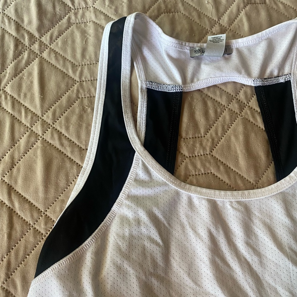 FOREVER 21 Breathable White Racer Back Workout Tank